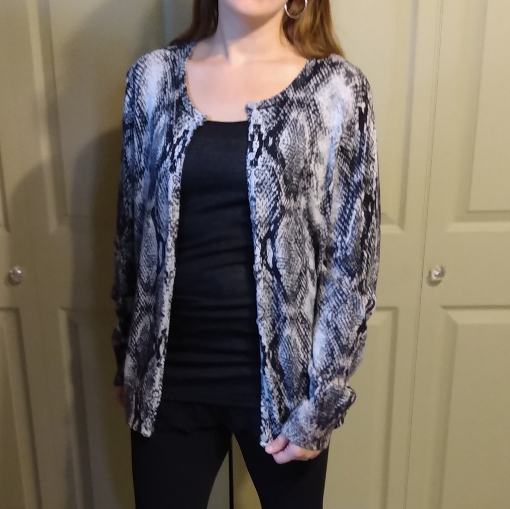 🌻Croft&Barrow Button Up Printed Cardigan